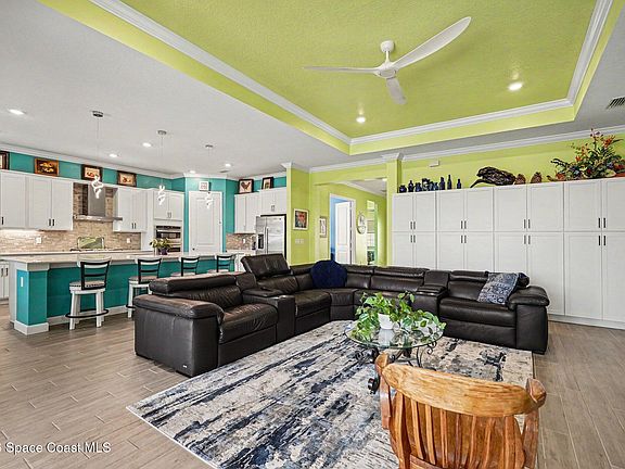 4th image of 1032 Great Belt Cir