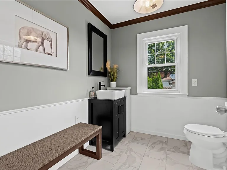 312 McKinley Ave #WHOLE HOUSE — Photo 15