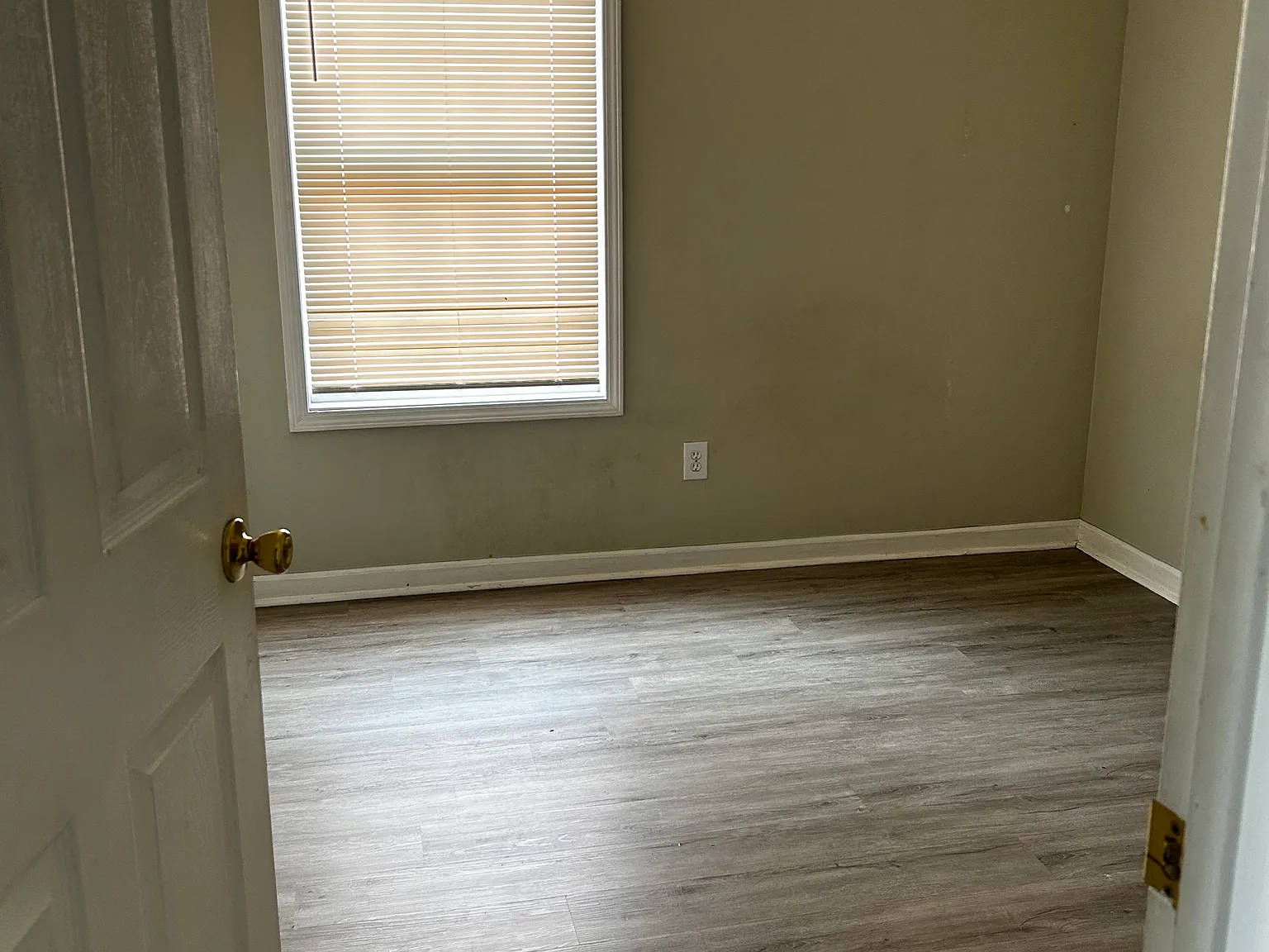 2 bed, 1000 sqft, $975 — Photo 4