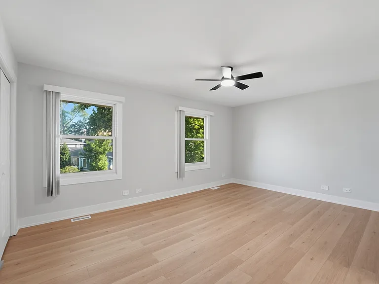 136 Edgewater Dr — Photo 9
