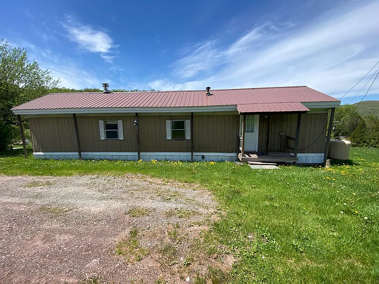 324 Roberts Rd — Photo 5