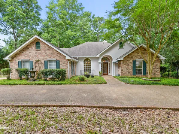 7635 Fairway Dr, Diamondhead, MS 39525