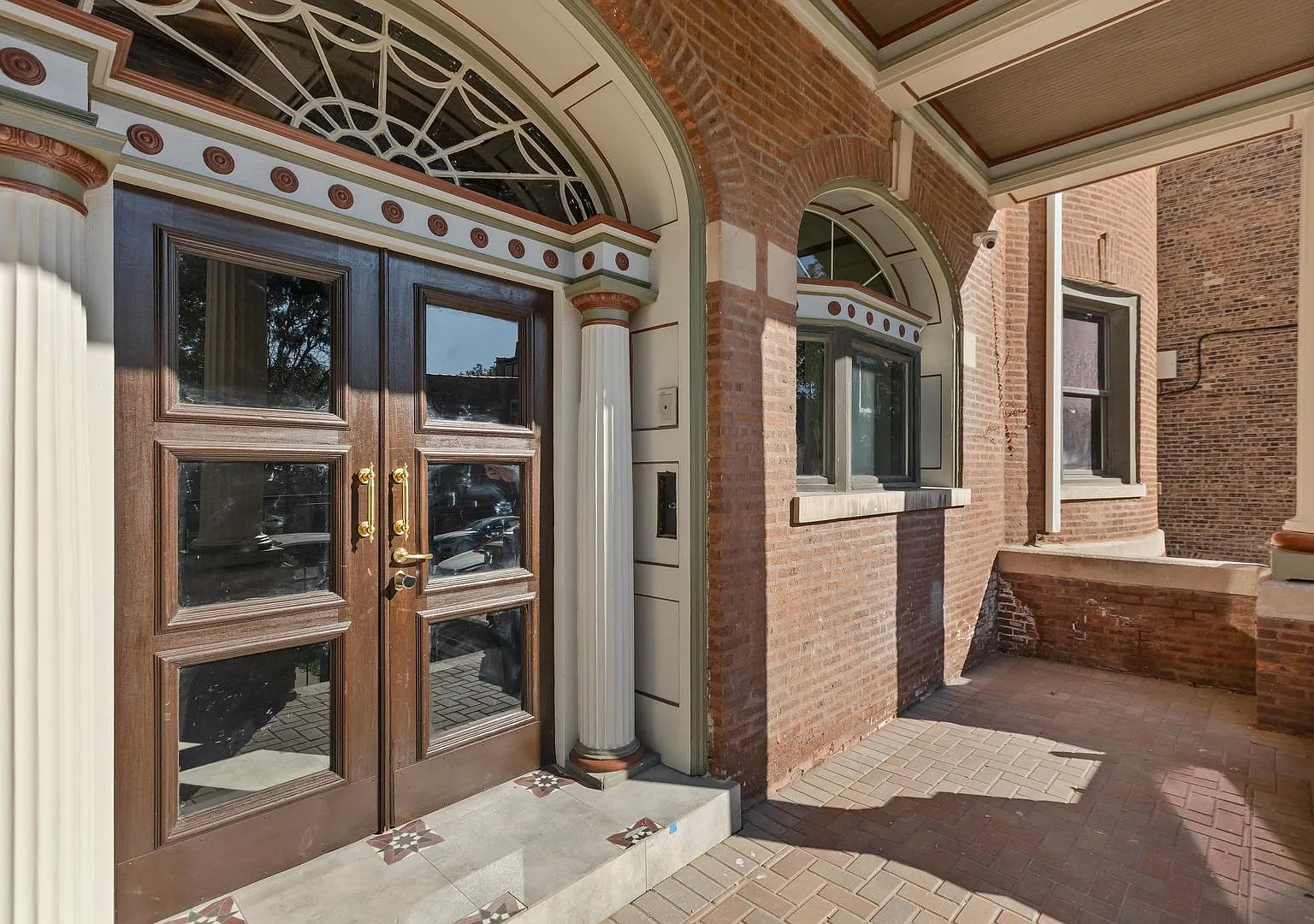 3 bed, 1300 sqft, $3,000 — Photo 4
