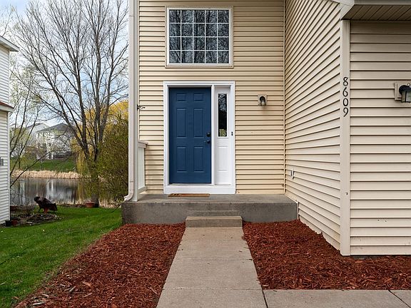 2nd image of 8609 Savanna Oaks Ln