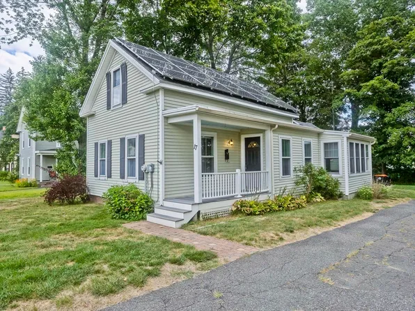 17 Woodbridge St, South Hadley, MA 01075