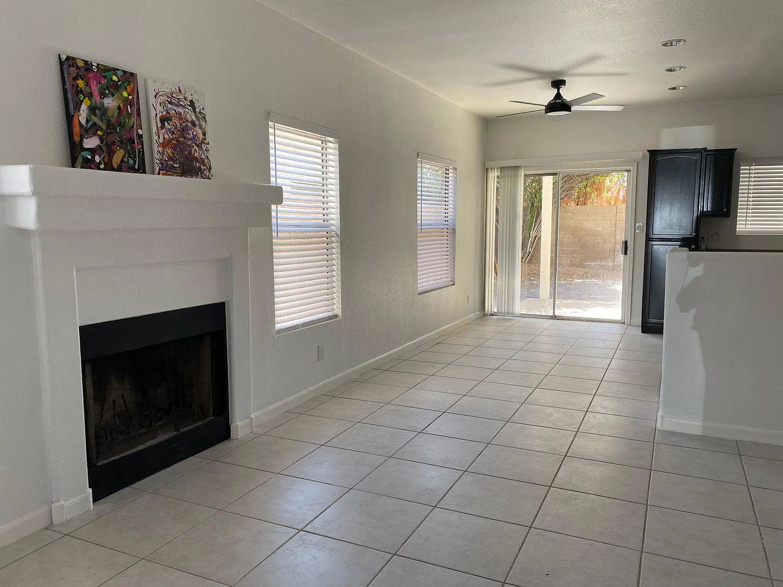 1217 N Cliffside Drive — Photo 4