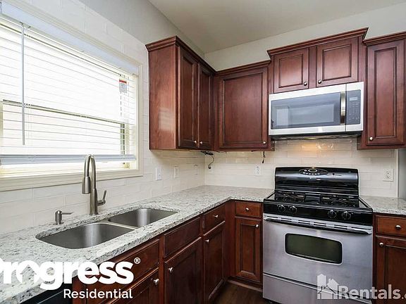 5th image of 245 Ascott Ln