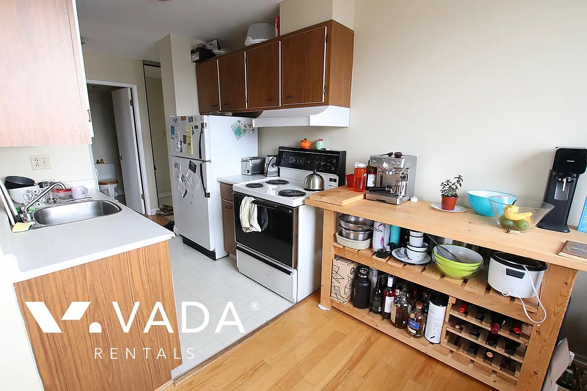 1330 Harwood Street Vancouver — Photo 4