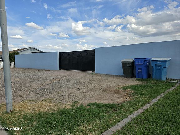 5th image of 8637 W EARLL Drive