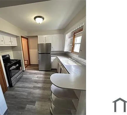 4 bed, $2,100 — Photo 2