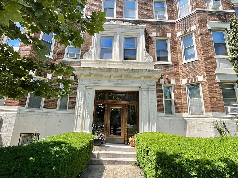 1665 Commonwealth Ave — Photo 6
