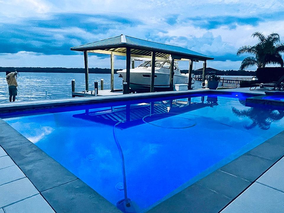 2nd image of 2059 Castle Point Ct