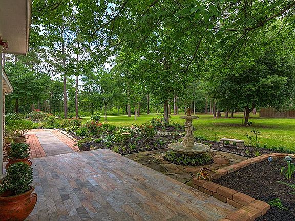 2nd image of 23442 Hillcrest Dr