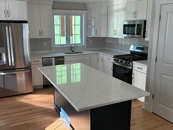 5th image of 261 Pleasant St #7