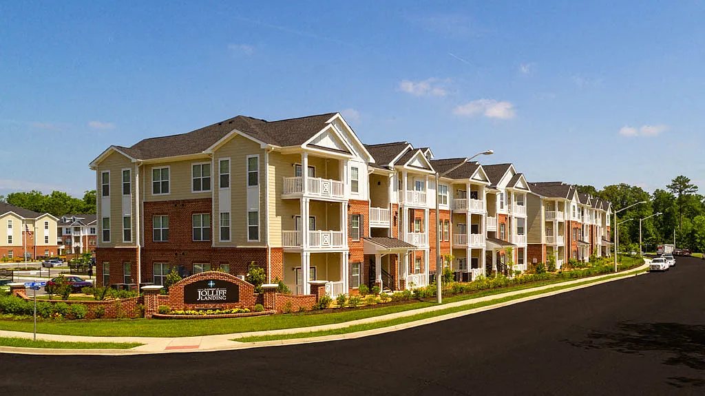 Clairmont at Jolliff Landing — Photo 4