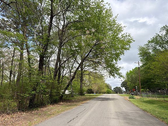 5th image of 140 Stagg Rd