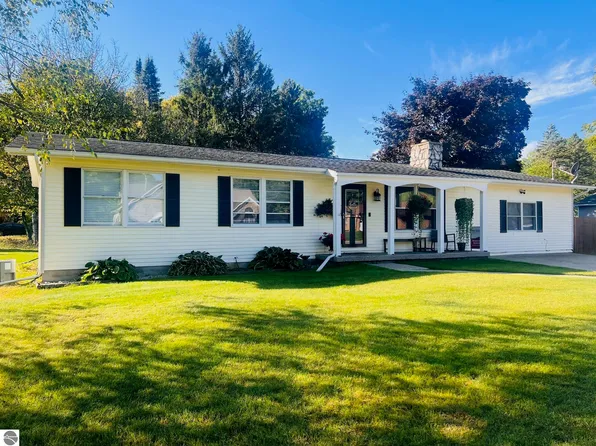 1828 E Michigan Ave, Mount Pleasant, MI 48858