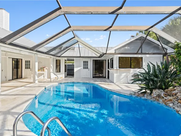 1320 Spanish Lace Ln, Vero Beach, FL 32963