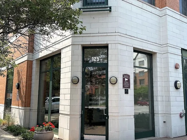 125 N Euclid Ave APT 301, Oak Park, IL 60301