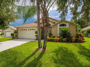589 Redwood Ct, Sebastian, FL 32958