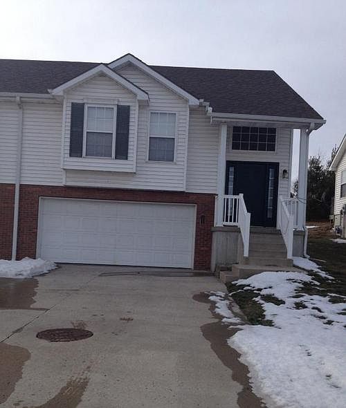 2nd image of 3104 N Woodbine Rd APT B