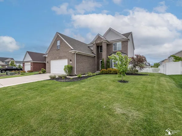 691 Foxworth St, Dundee, MI 48131