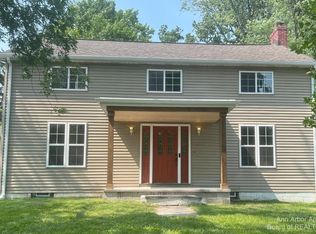 1109 E Huron River Dr, Van Buren Township, MI 48111