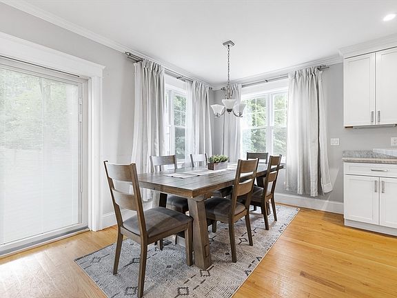4th image of 37 Sassamon Ave