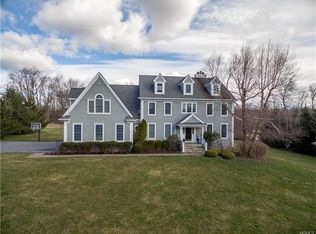 13 Hilltop Rd, Katonah, NY 10536