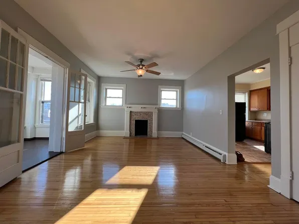 2716 Hennepin Ave S, Minneapolis, MN