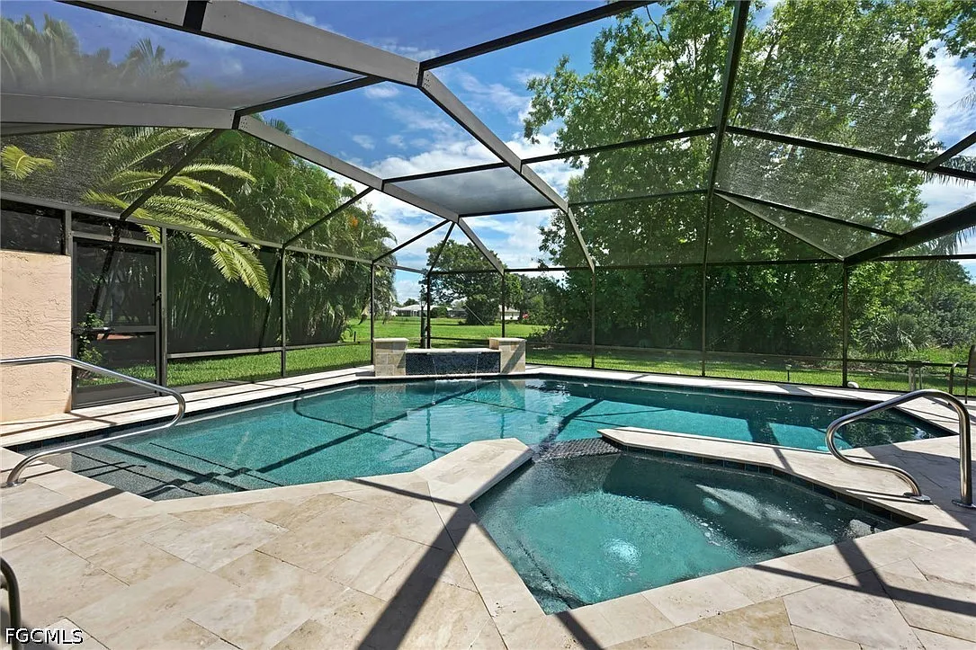 3 bed, 2.0 bath, 2066 sqft, $5,465 — Photo 2