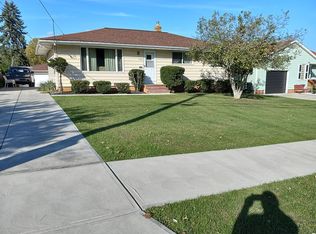 1412 Green Acres Dr, Parma, OH 44134