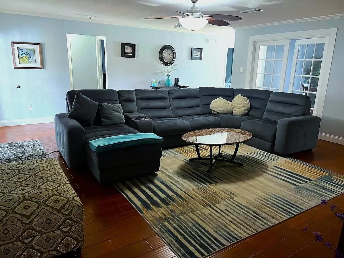 4 bed, 1968 sqft, $2,200 — Photo 3