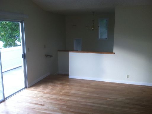 Living room lookin to entry