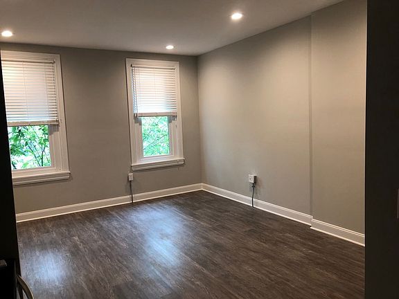 3rd image of 162 Bridge St APT 5