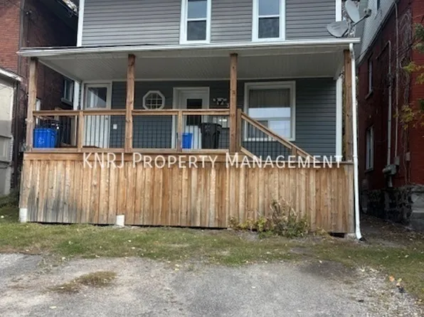 332 2nd Ave E #3, North Bay, ON P1B 1L6