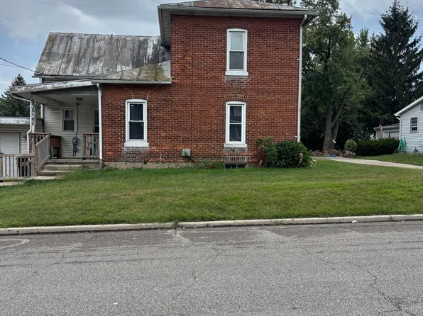 206 E Stocker St, Angola, IN 46703