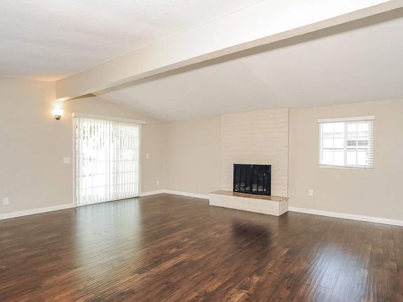 2nd image of 1913 Phillippi St #926
