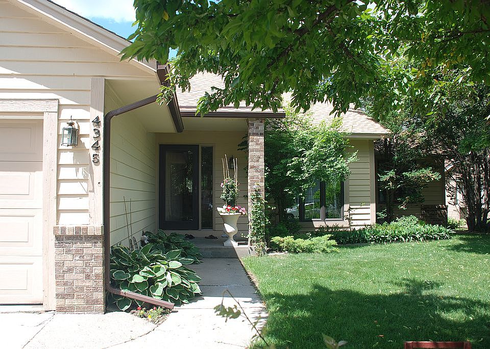 2nd image of 4345 Livingston Dr