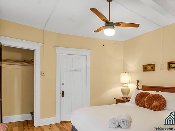 3rd image of 6 Glendale Pl #6