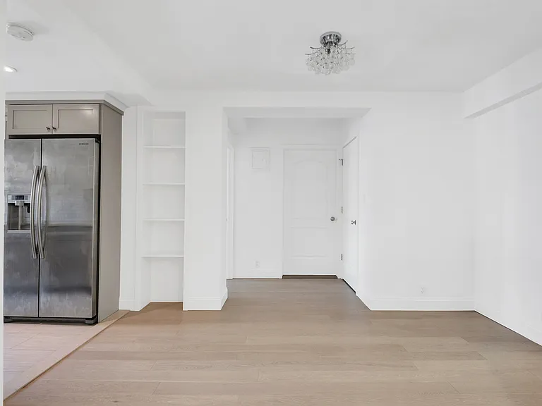 135 E 54th St #12G — Photo 6