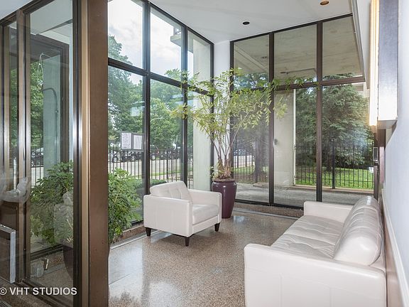 2nd image of 6701 S Crandon Ave APT 3B