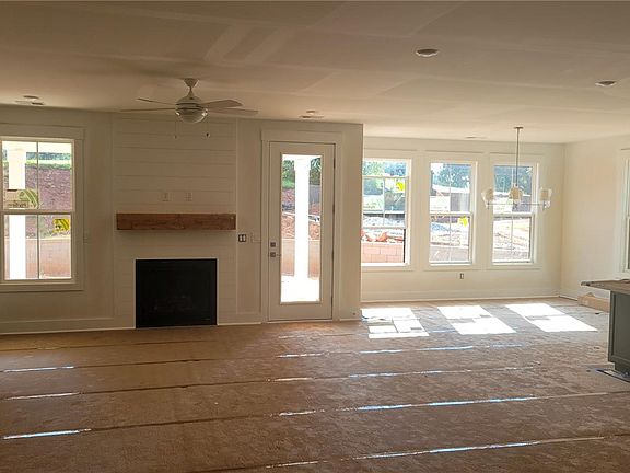 4th image of 1815 Cross Creek Dr