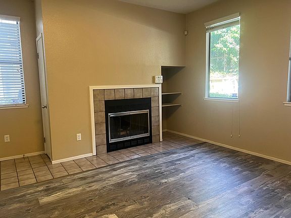 3rd image of 7122 Cross Creek Cir APT A