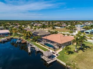 2824 Gleason Pkwy, Cape Coral, FL 33914