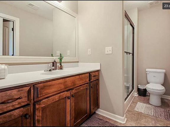 3rd image of 160 SE Hanging Garden St
