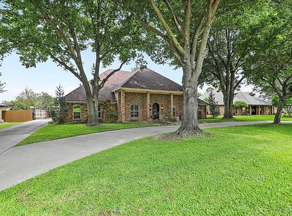 3rd image of 3709 Greenbriar Ct