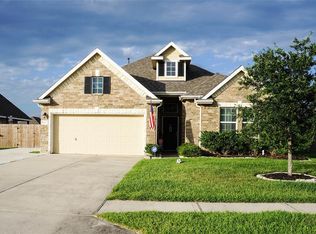 9602 Wincrest Dr, Mont Belvieu, TX 77523