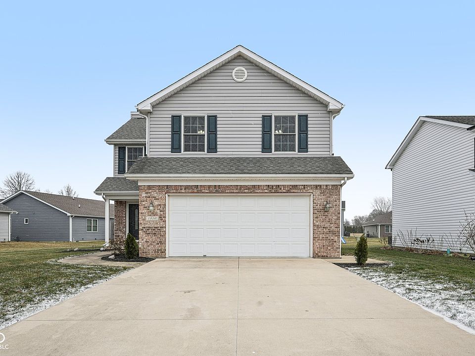 1st image of 1916 N Sandal Wood Dr