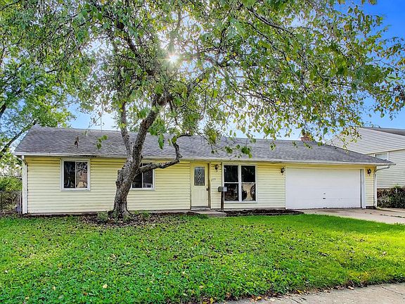 3rd image of 619 Parkside Cir